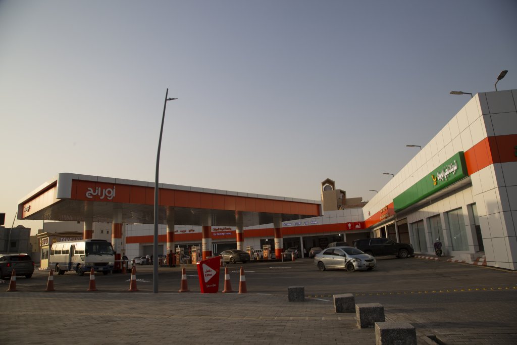 مشروع إنشاء وتطوير محطات الوقود في الرياض — لمسة إنجاز للمقاولات